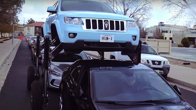 Cette Jeep défie les lois des embouteillages (+VIDEO)