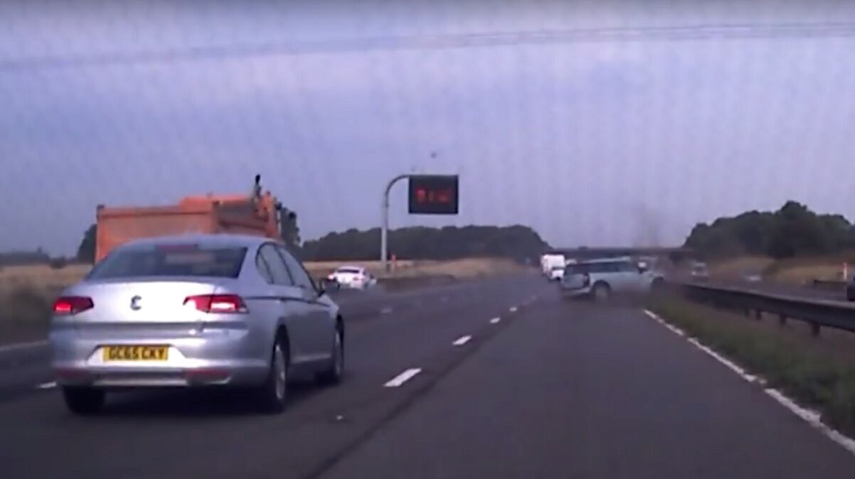 Chauffeur van Mercedes krijgt gevangenisstraf voor wat hij met deze Mini doet (+VIDEO)