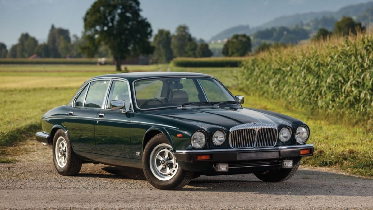 Un détail de son histoire a rendu cette vieille Jaguar hors de prix !