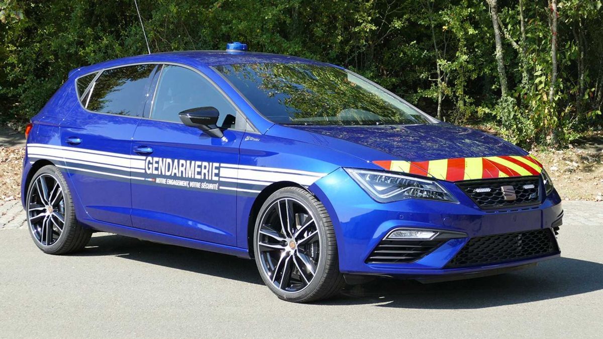 La Gendarmerie française adopte la Cupra Leon