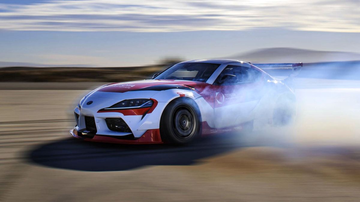 Deze driftende Toyota Supra is autonoom (maar niet voor de show)