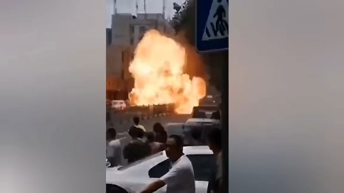 VIDÉO : une voiture à gaz explose pendant la conduite