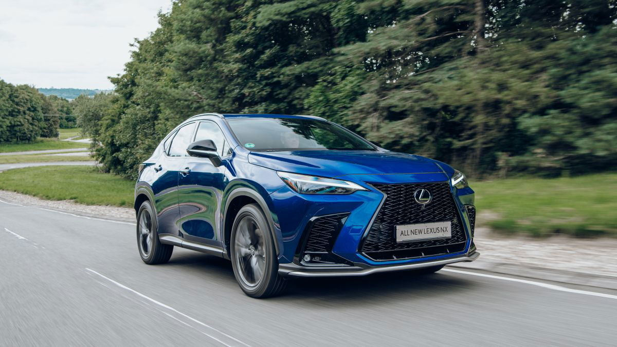 TEST Lexus NX 450h+: Een trapje hoger