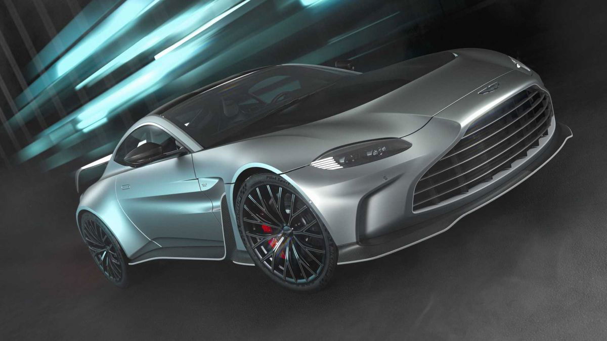 Aston Martin V12 Vantage vertrekt met een knal