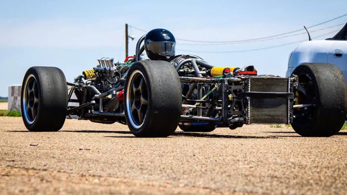 Deze geniale klusser bouwt een F1 op basis van een Porsche Boxster