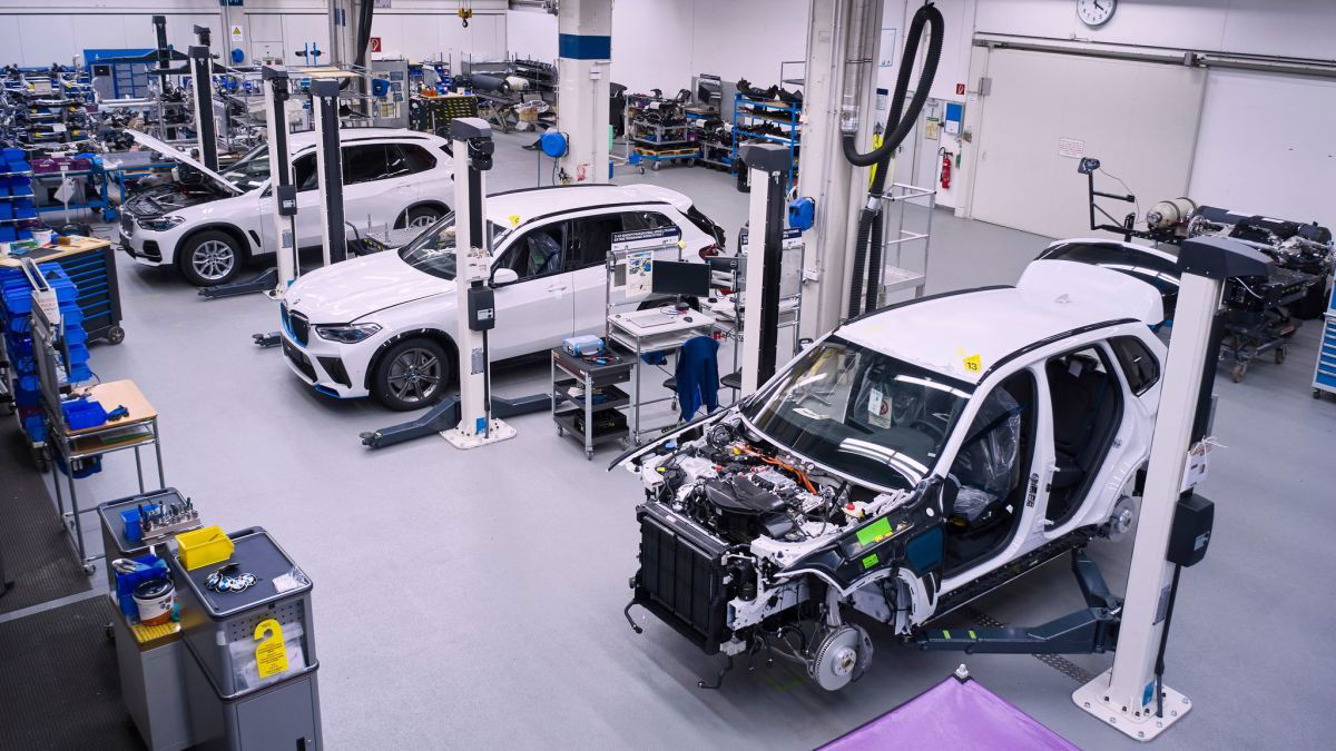 BMW construit des iX5 à l’hydrogène (mais pas pour les vendre)