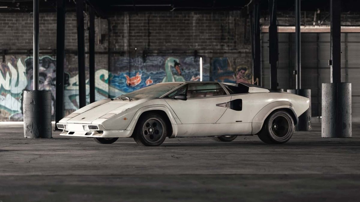 A l’arrêt depuis très longtemps, cette Lamborghini Countach est à sauver