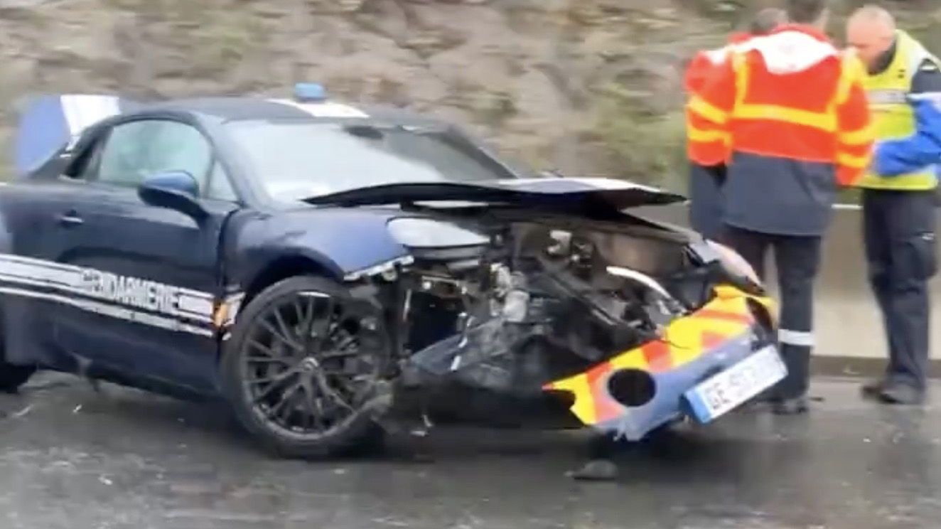 La Gendarmerie française crashe une troisième Alpine A110 en seulement un an