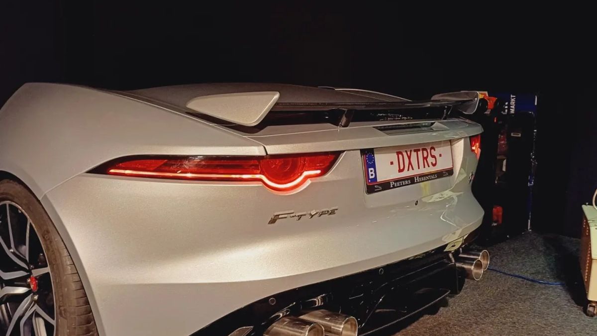 La Jaguar de Tanja Dexters est à vendre pour un petit prix mais…