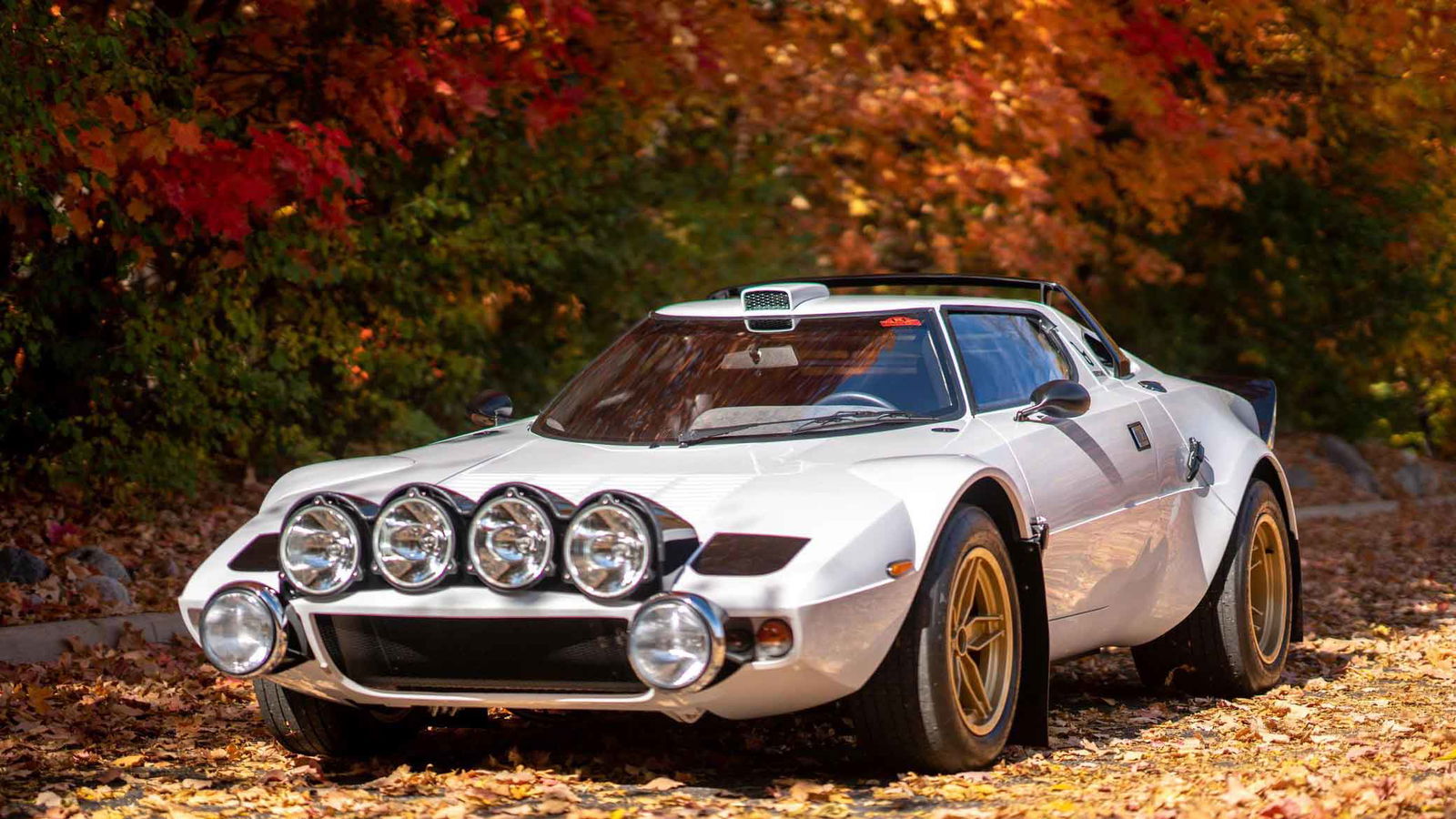 Deze replica Lancia Stratos met Alfa-motor staat te koop