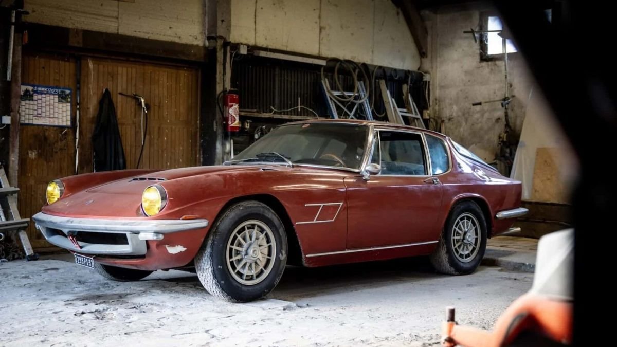Deze verlaten Maserati Mistral heeft net een nieuwe eigenaar gevonden