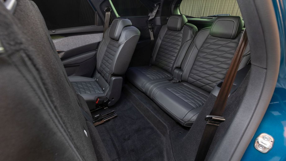 Peugeot E-5008