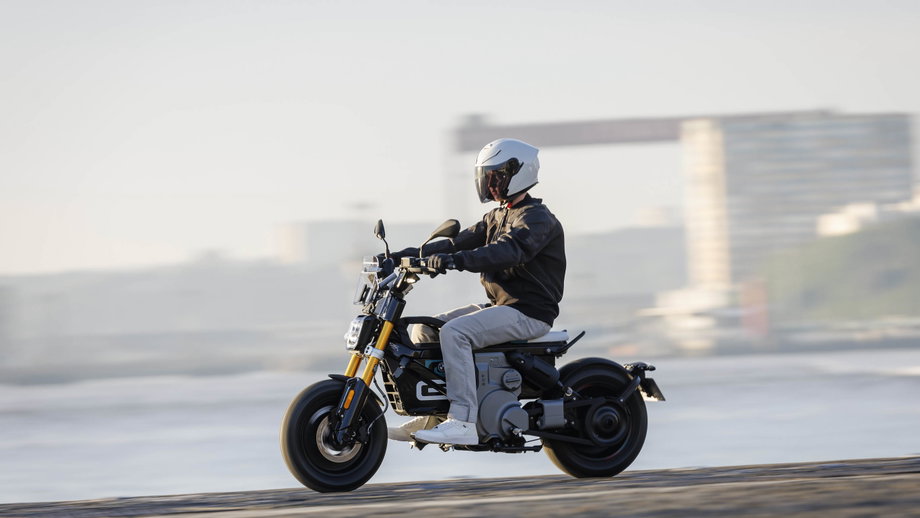 BMW CE 02 05