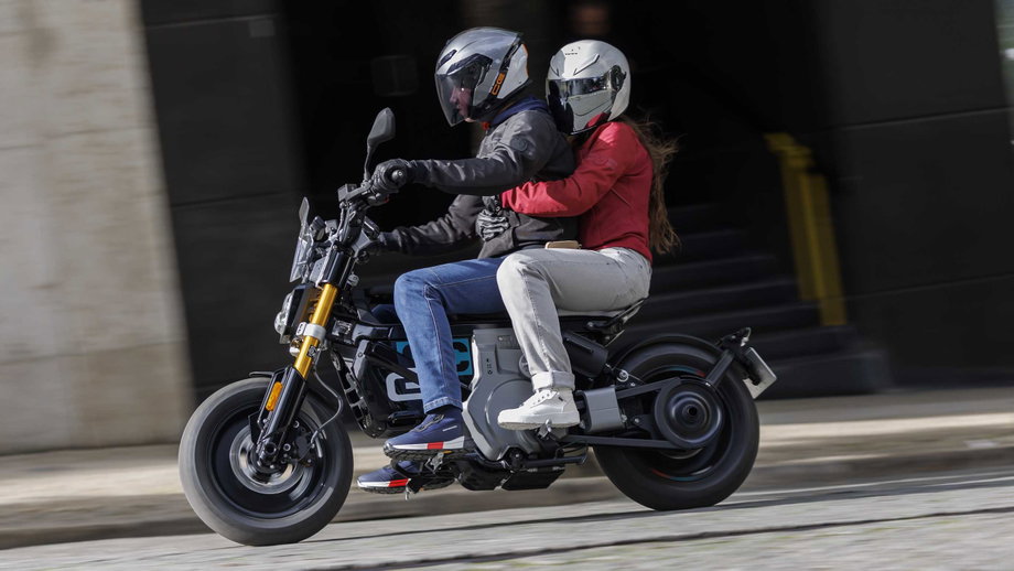 BMW CE 02 04