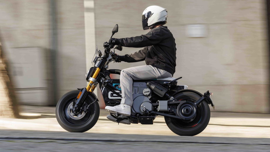BMW CE 02 02
