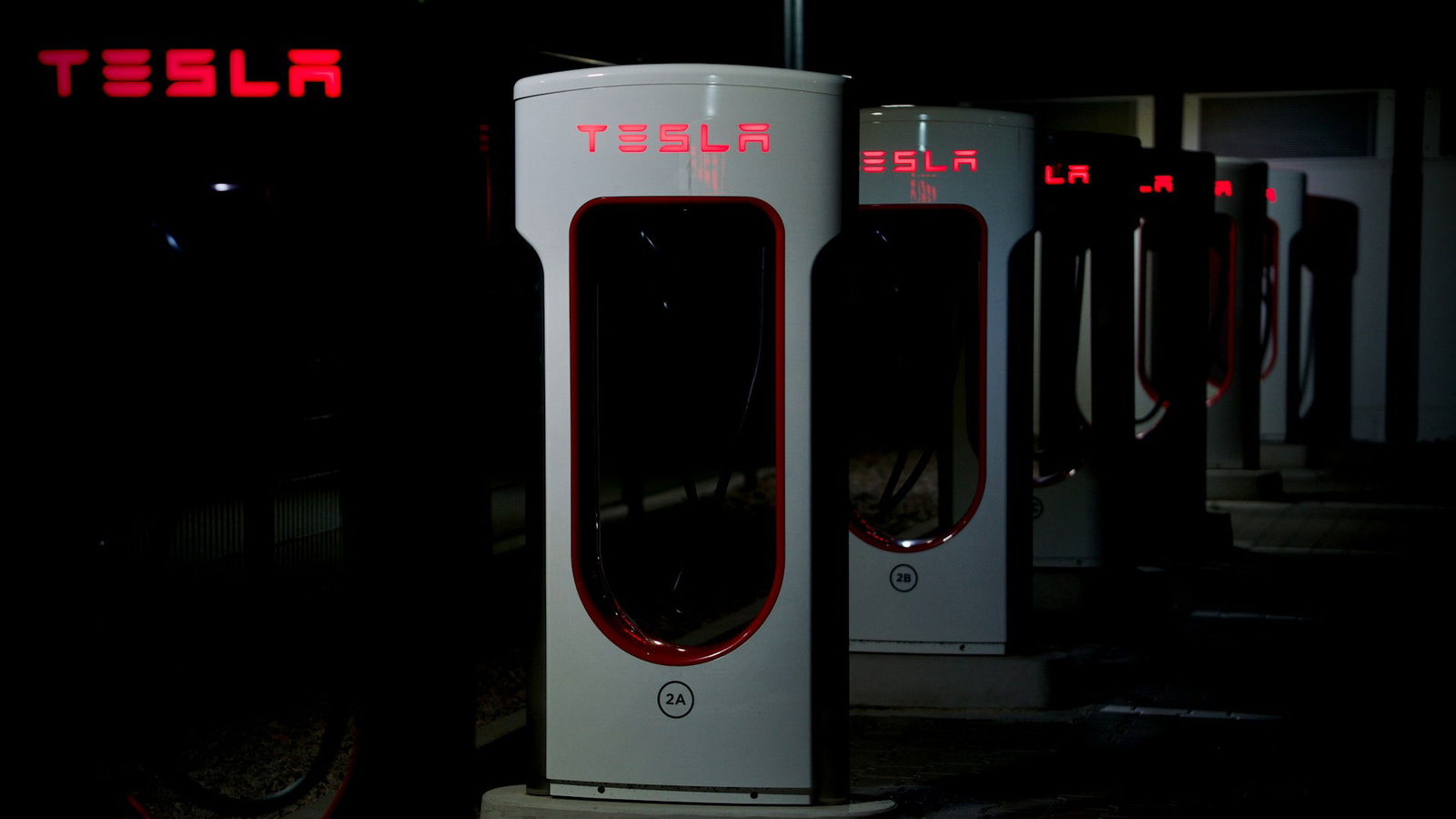 Elon Musk alerte sur les risques d’un black-out mondial en 2025