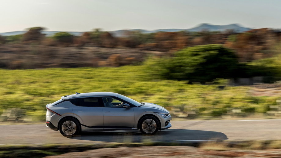 043_KIA_EV6-3600x2400