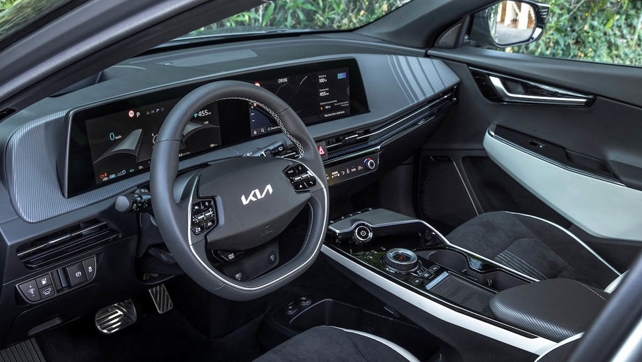 103_KIA_EV6-3600x2400