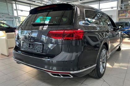 Volkswagen Passat Variant Elegance 2.0 TSI DSG Business ...