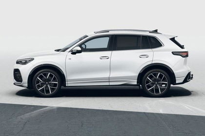 Volkswagen Tiguan R-Line TDI 193 DSG 4M NavPro Pano AHK ...