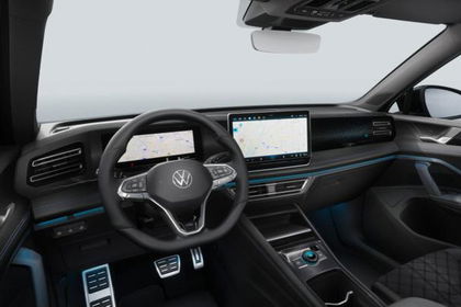 Volkswagen Tiguan R-Line TDI 193 DSG 4M MY24 Pano Nav SH...