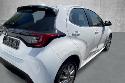 Toyota Yaris Style 1.5 VVT-i Hybrid 116PS/85kW CVT 2...