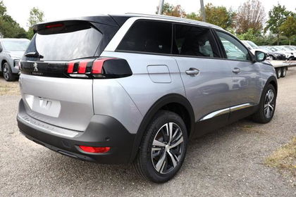 Peugeot 5008 Allure Pack 130 EAT8 eHK 360° Nav SHZ AC...