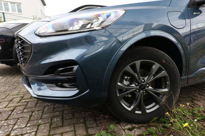 Ford Kuga 2.5 PHEV 225 CVT ST-Line PrivG Kam PDC T...