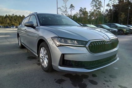 Skoda Superb Combi Essence 2.0 TDI 7-Gang-DSG 110k...