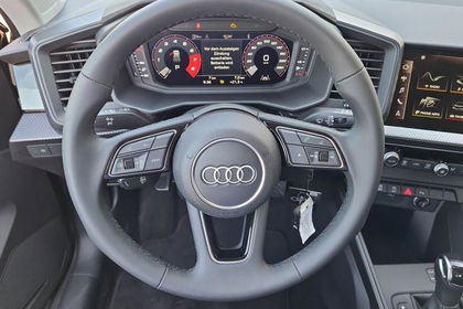 Audi A1 30 basis TFSI Allstreet S-tronic vorNavi S...