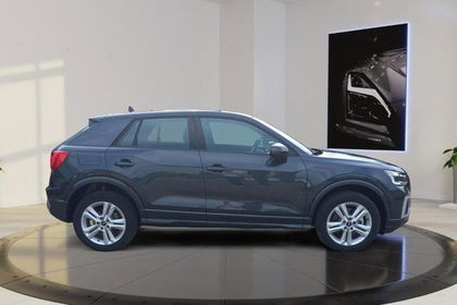 Audi Q2 Advanced Matrix-LED Schiebedach SHZ 35 TDI...