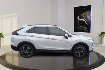 Mitsubishi Eclipse Cross Plus Navi Plug-In Hybrid PHEV 1...