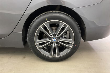 BMW 218 218iA GranTourer Sportline S-CUIR / NAVI / FULL LED / CAMERA