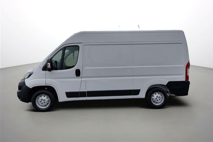 Peugeot Boxer 2.2 BlueHDi 140cv L2H2 NAVI / CAMERA / CRUISE