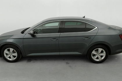 Skoda Superb 1.5 TSI ACT Ambition NAVI/JA/PDC AV AR