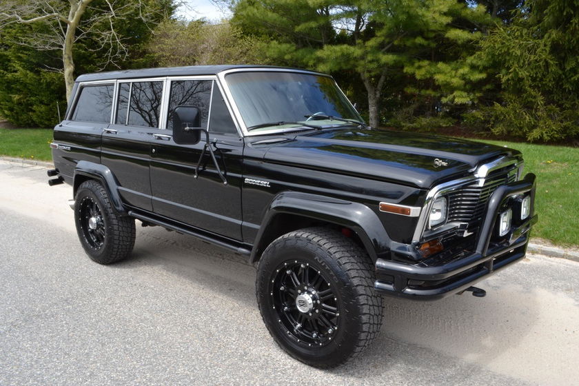 Jeep Wagoneer