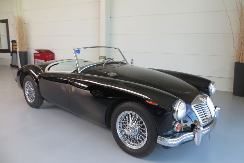 MG MGA