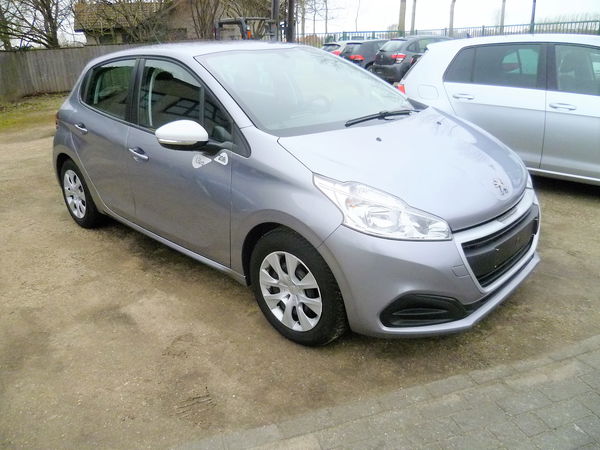 Peugeot 208 1.2 50kw