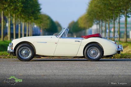 austin-healey-3000-mk3-1967-old-english-white-03