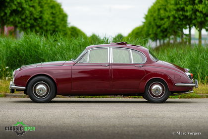 daimler-250-v8-1967-maroon-red-burgundy-leather-02