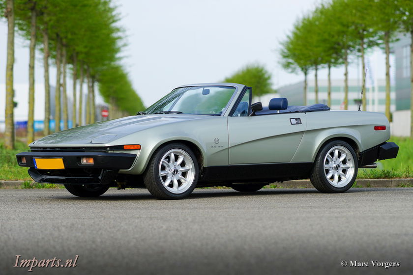 Triumph TR8