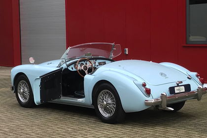 mga-1600-roadster-1960-irish-blue-04