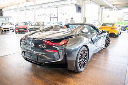 BMW i8 ROADSTER, HEAD-UP, HARMAN/KARDON, LASER LIGHT, 360°CAM, DRIVING ASSISTANT