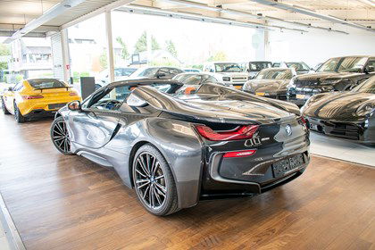 BMW i8 ROADSTER, HEAD-UP, HARMAN/KARDON, LASER LIGHT, 360°CAM, DRIVING ASSISTANT