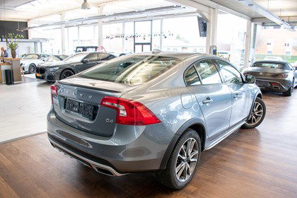 Volvo S60 D4 XC CROSSCOUNTRY *SUMMUM*, AUTOM, NAVI, BT, PDC, CITY SAFETY, A/C