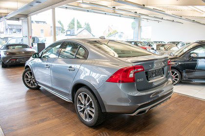 Volvo S60 D4 XC CROSSCOUNTRY *SUMMUM*, AUTOM, NAVI, BT, PDC, CITY SAFETY, A/C