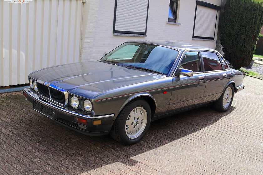 Jaguar XJ40 '81' V12