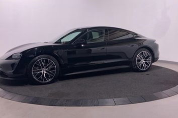 Porsche Taycan PERFORMANCE PLUS + PANO/WARMTEPOMP