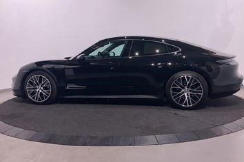 Porsche Taycan PERFORMANCE PLUS + PANO/WARMTEPOMP