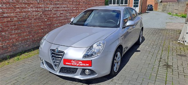 Alfa Romeo Giulietta 1.4i Turbo * Leder * Auto Airco * Alu velgen * Navigatie *Topper !!! *